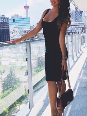 Aritzia Babaton Deronda Midi Dress Bodycon Stretch Black Size 4